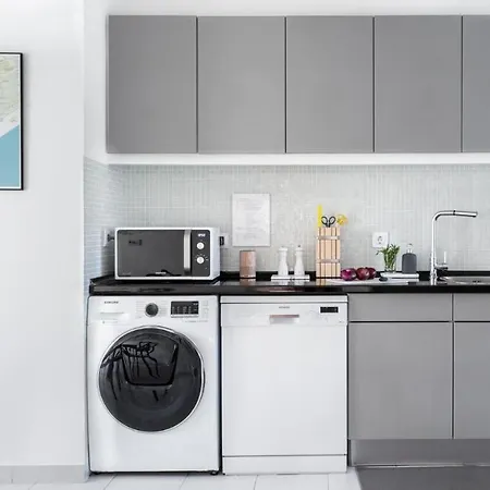 Plum Guide - Family Affair Apartment *